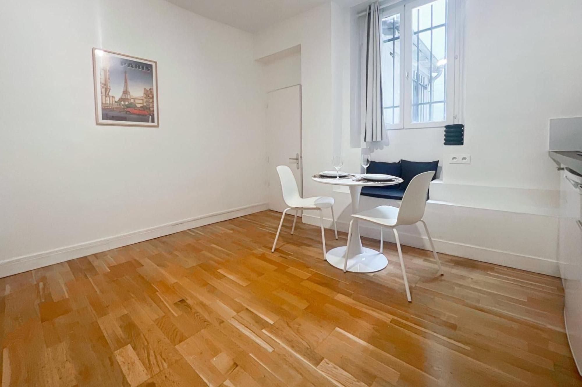 Charming Near Bastille Apartment Paris